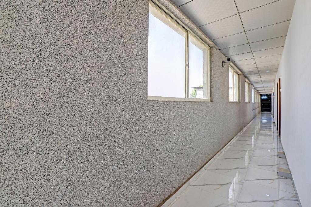 Hotel Mayura, Ankleshwar Kültér fotó