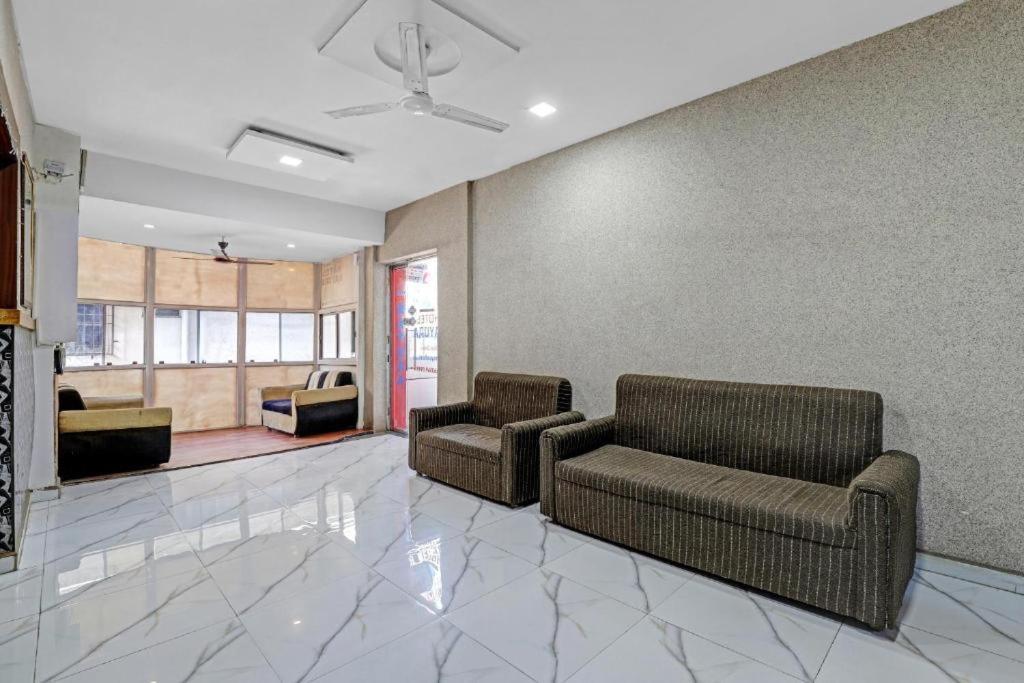 Hotel Mayura, Ankleshwar Kültér fotó