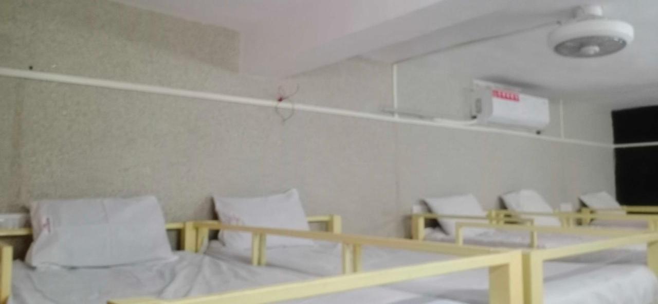 Hotel Mayura, Ankleshwar Kültér fotó
