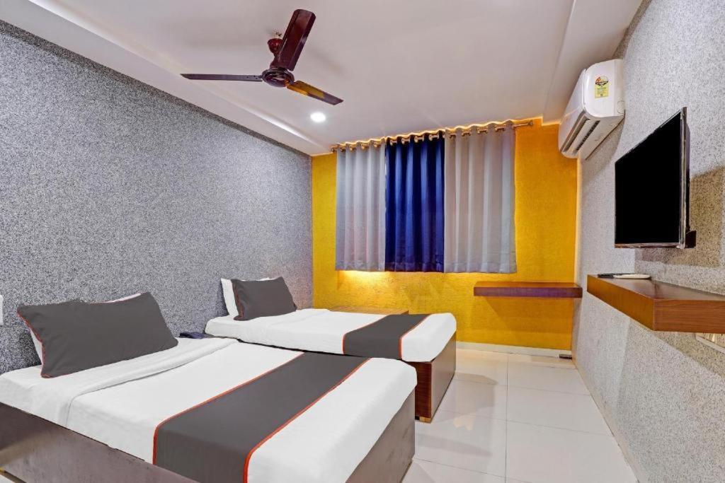 Hotel Mayura, Ankleshwar Kültér fotó