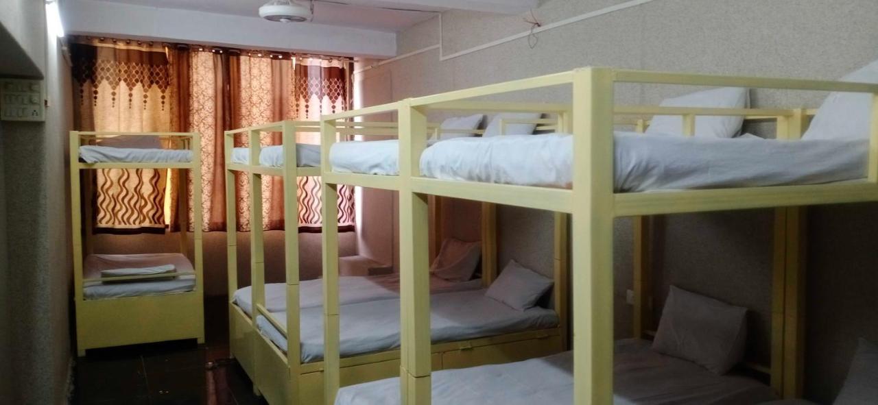 Hotel Mayura, Ankleshwar Kültér fotó