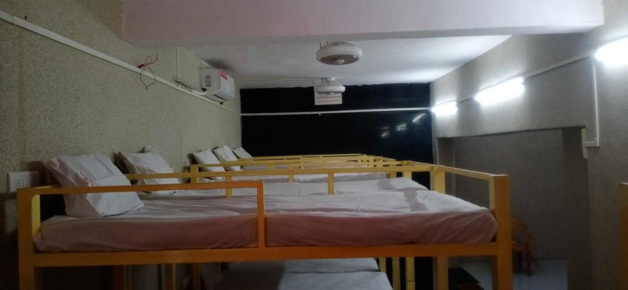 Hotel Mayura, Ankleshwar Kültér fotó