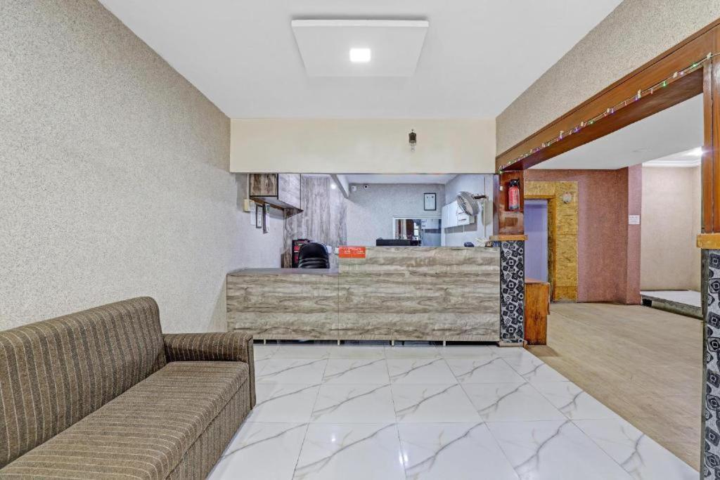 Hotel Mayura, Ankleshwar Kültér fotó